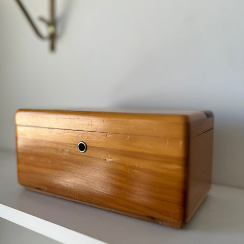 Lane Mini Cedar Chest 1