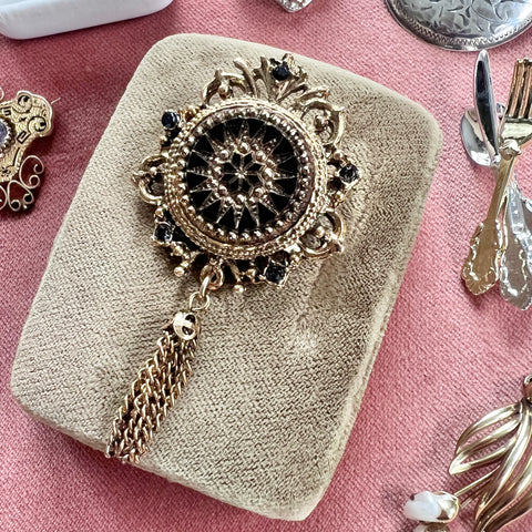 Black Stone Tassel Brooch