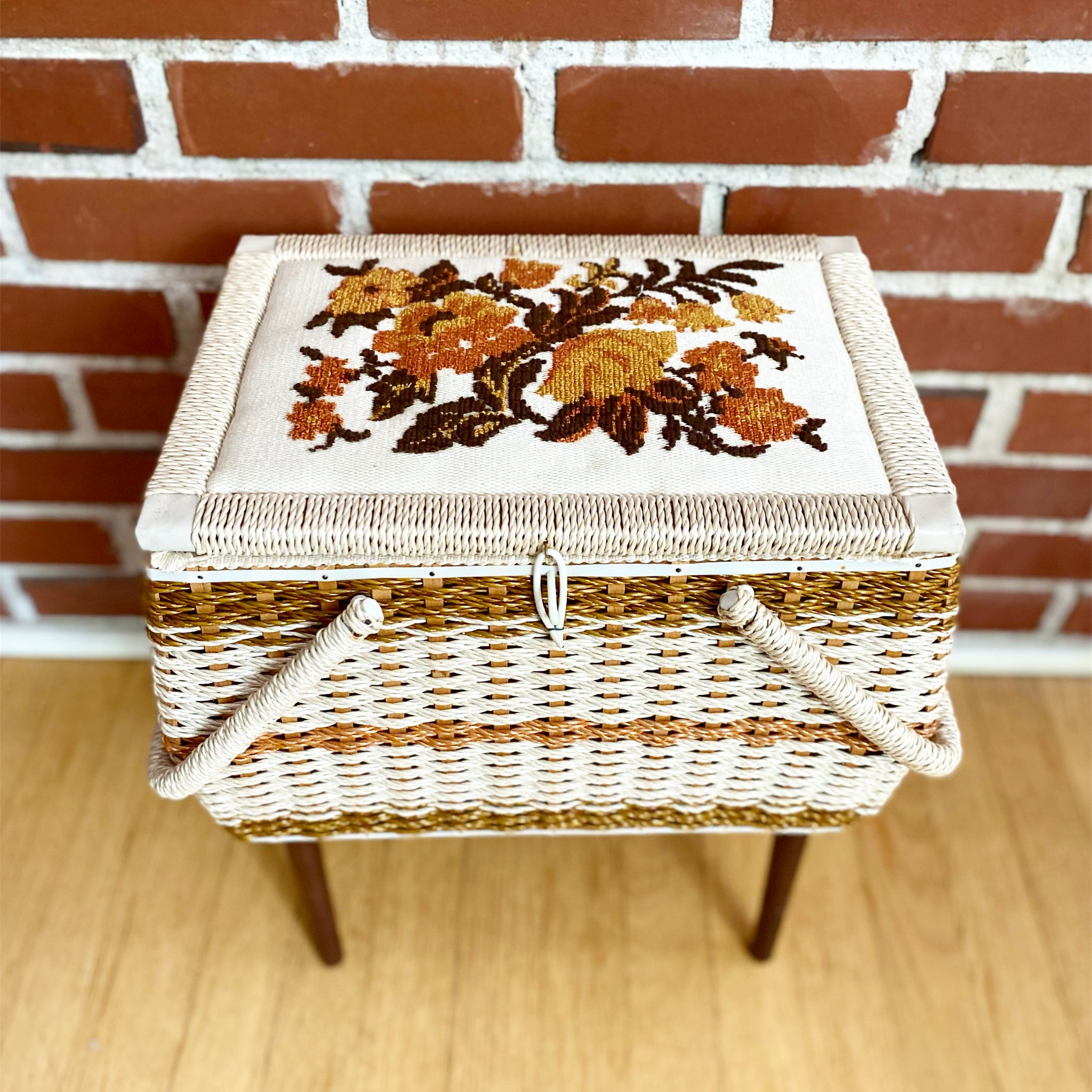 Large Sewing Basket, Vintage outlets Singer